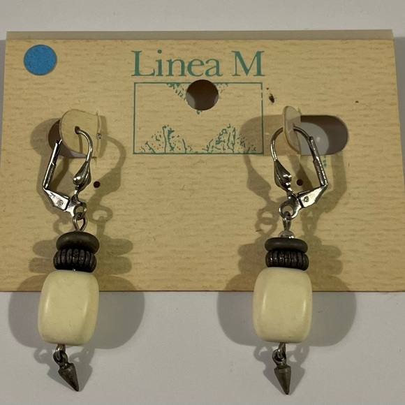 NEW Linea M Cream and Silver Earrings - Picture 1 of 2